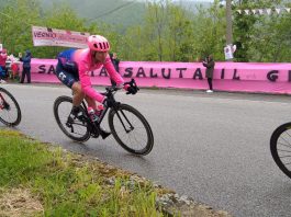 Giro d’Italia, migliaia di tifosi in festa in tutta la provincia