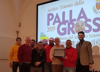 Palla Grossa, targa celebrativa per i Rossi di Santa Trinita