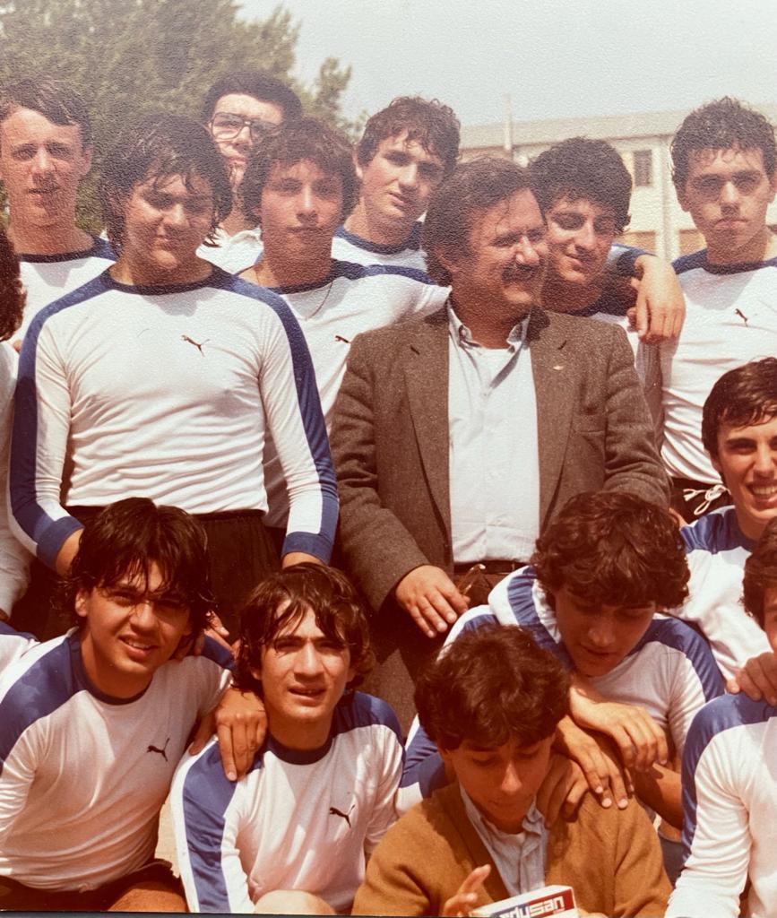 Luigi Nespoli Luigi Nespoli con una squadra di Rugby