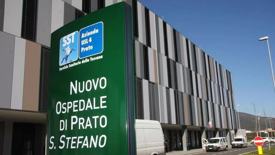 Un’ “Haka” per il compagno in ospedale: squadra di rugby neozelandese dedica un messaggio di forza e speranza al giovane ricoverato al Santo Stefano di Prato