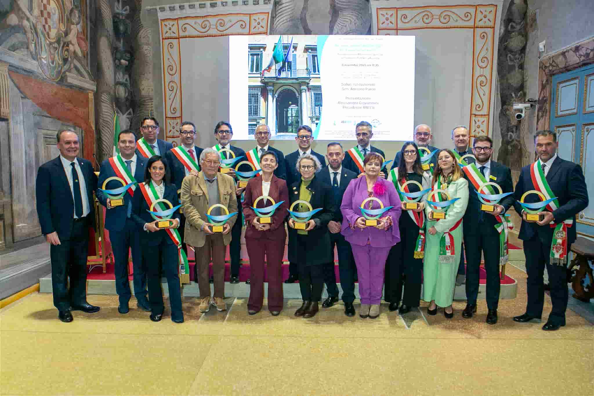 Sostenibilità ambientale, Anter premia al Senato venti Comuni di tutta Italia. E celebra le sei scuole vincitrici degli Anter Green Awards