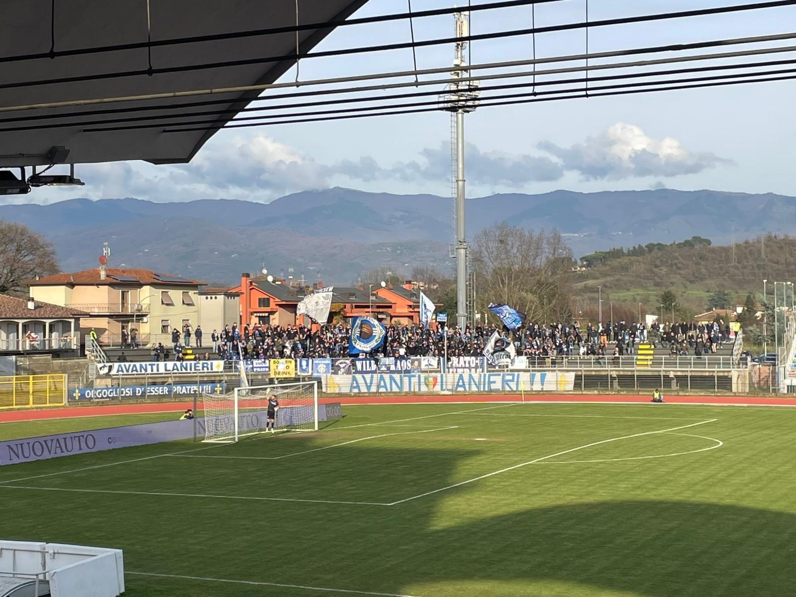 Prato ancora con il mal di trasferta, a Montevarchi finisce 0-0. Le pagelle