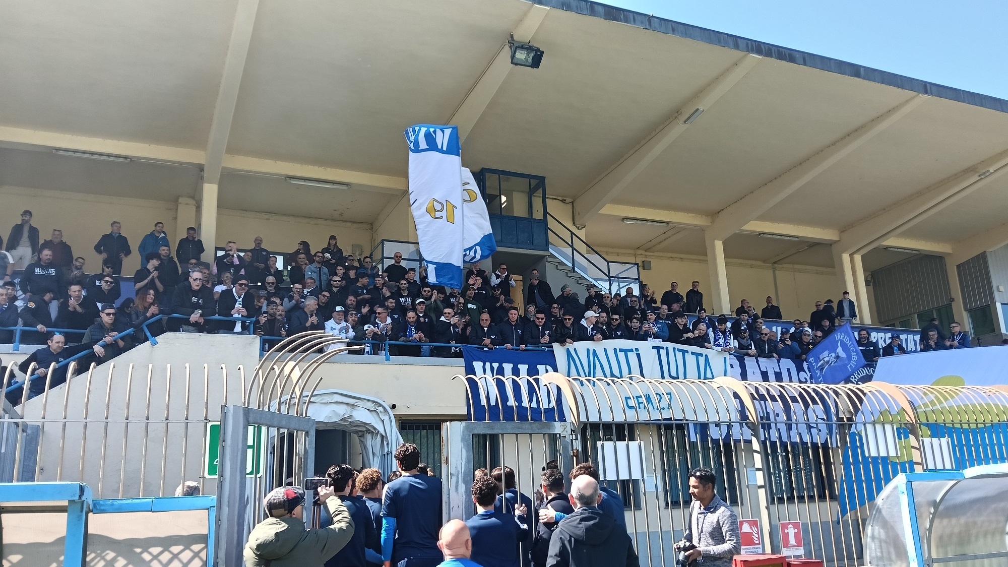 Verso Ghiviborgo-Prato: i tifosi caricano la squadra