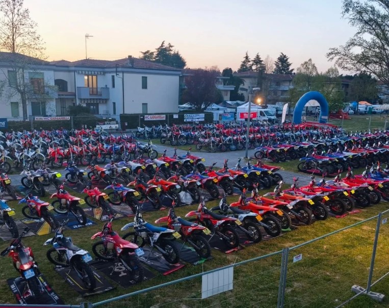 Moto Club Prato protagonista nell’enduro: pioggia di podi tra Colle Val d’Elsa e il tricolore estremo