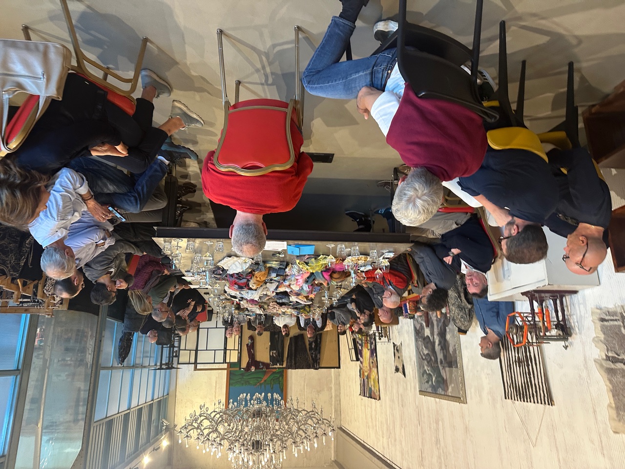 La crisi del finissaggio tessile porta a un incontro senza precedenti: vertice di quaranta imprenditori a Montemurlo