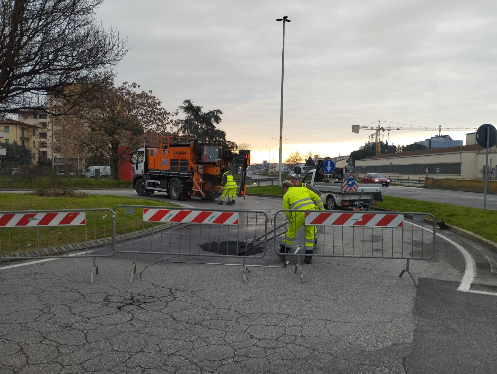 Consiag Servizi Comuni, prorogata la selezione per un impiegato nel settore legale. E si cerca un operaio addetto alla manutenzione delle infrastrutture viarie